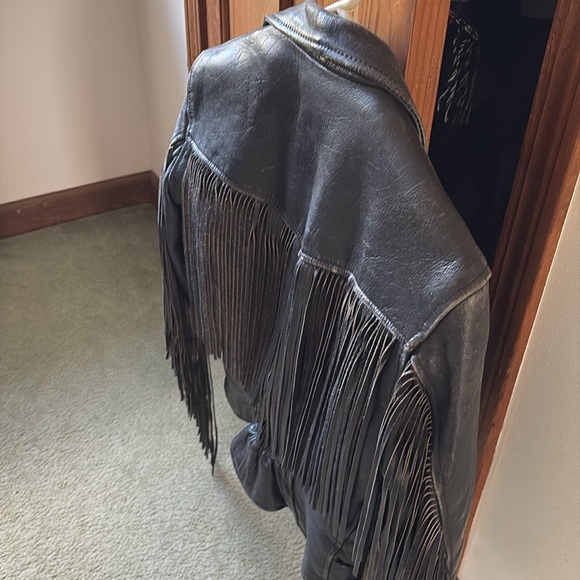 Genuine, Hit Leather. Weathered  100% leather jacket fits to medium - Picture 7 of 9